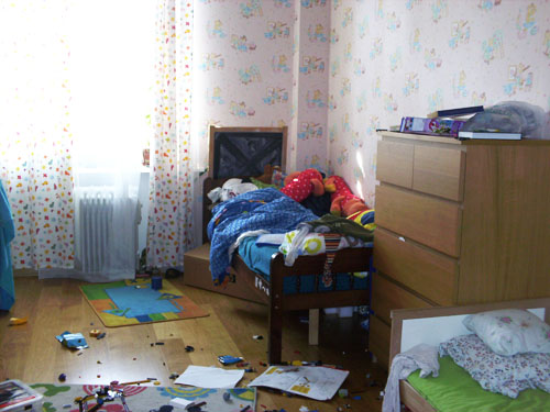 Детская комната до уборки